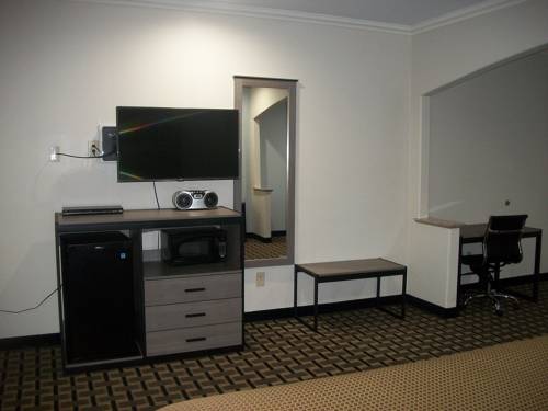 Woodland Inn and Suites